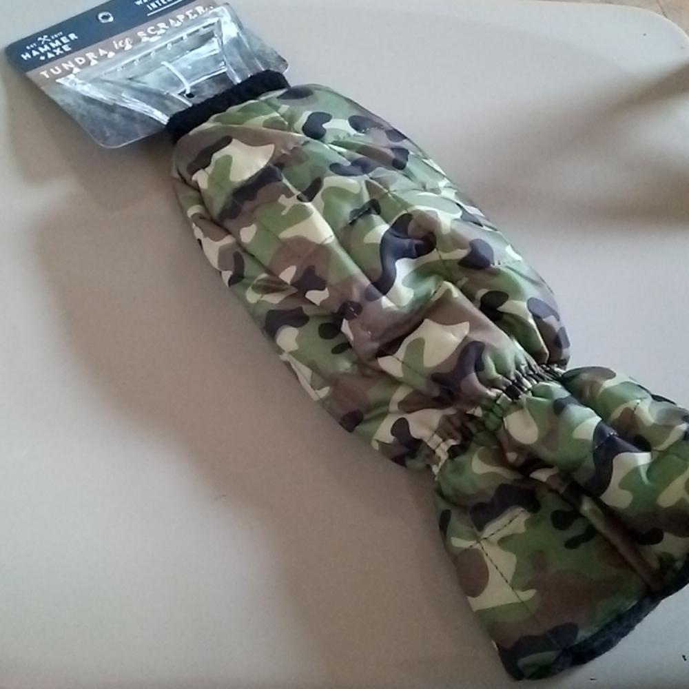 Hammer+Axe Tundra Gloved Camo Ice Scraper $30 NWT
